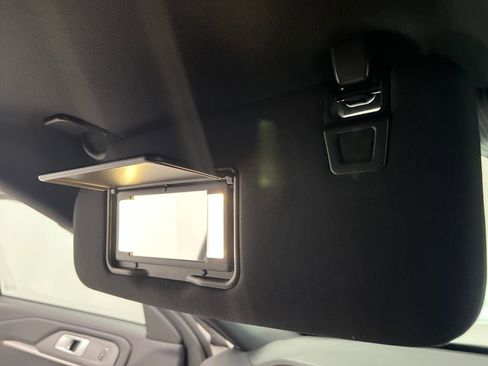 Used 2025 Ford Explorer ST-Line w/ ST-Line Street Pack image 65