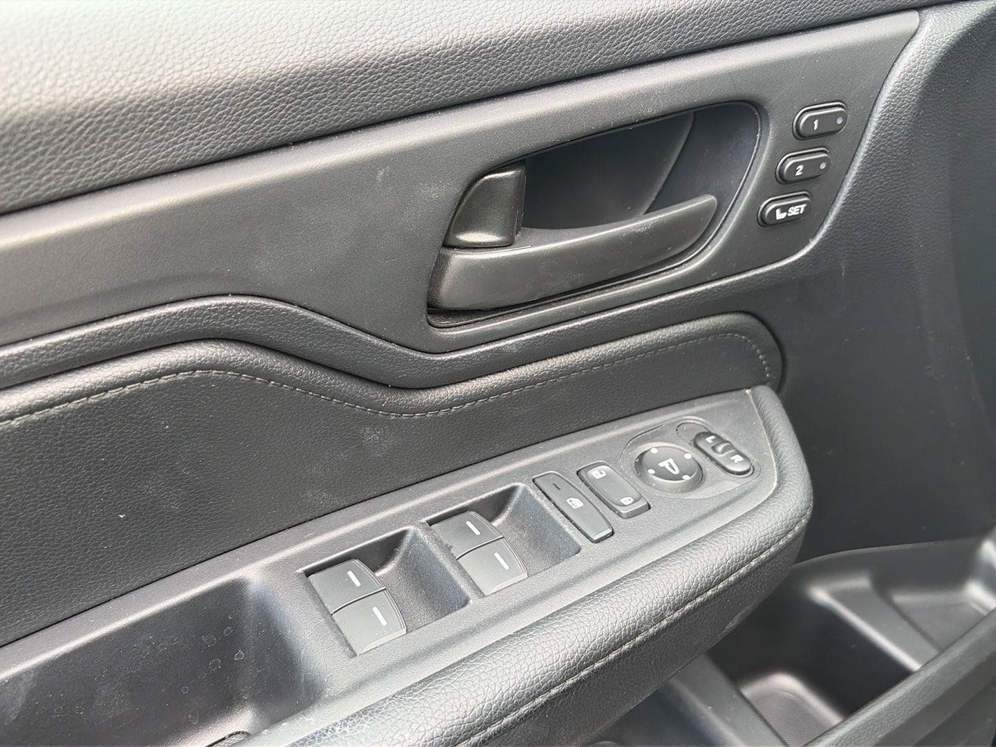 Used 2025 Honda Odyssey EX-L image 8
