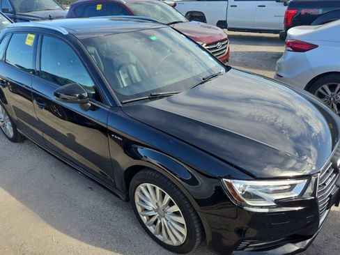 Used 2018 Audi A3 e-tron Premium image 5