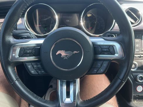 Used 2015 Ford Mustang Coupe RWD image 13