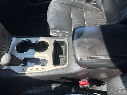 Used 2013 Jeep Grand Cherokee Laredo image 23