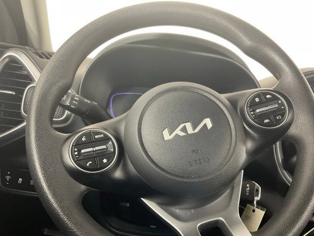 Used 2025 Kia Soul LX w/ LX Technology Package FWD image 19