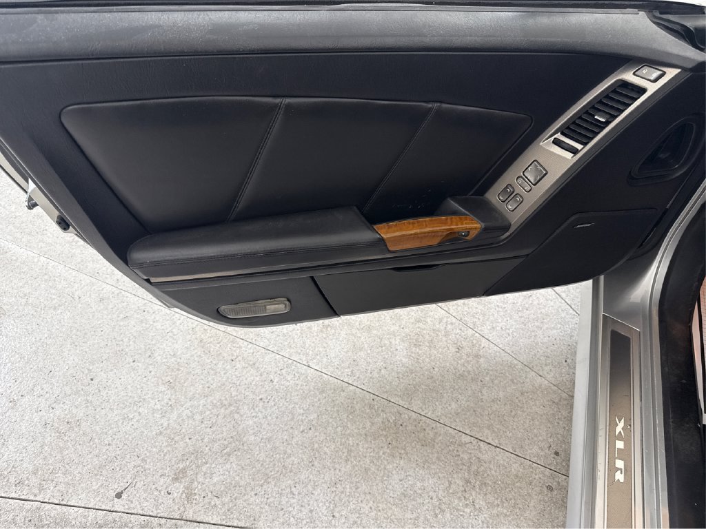 Used 2004 Cadillac XLR RWD image 33