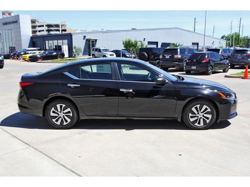 New 2025 Nissan Altima 2.5 S image 5