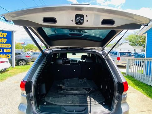 Used 2021 Jeep Grand Cherokee Limited w/ Sun & Sound Group AWD/4WD image 19