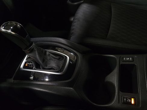 Used 2017 Nissan Rogue SV w/ Midnight Edition Package image 26