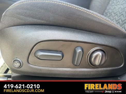 Used 2023 Chevrolet Equinox LT image 17