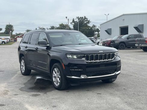 Used 2022 Jeep Grand Cherokee L Limited w/ Luxury Tech Group II image 7