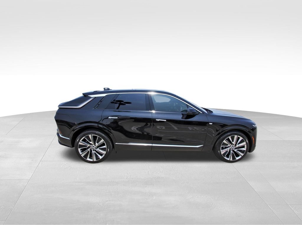 New 2027 Cadillac Lyriq Signature Luxury w/ Nappa Leather Package AWD/4WD image 5