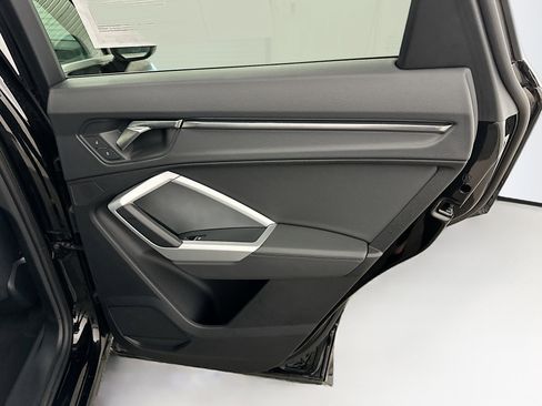 Used 2025 Audi Q3 2.0T Premium image 32