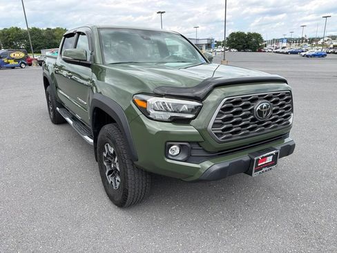 Used 2021 Toyota Tacoma TRD Off-Road w/ Technology Package AWD/4WD image 7