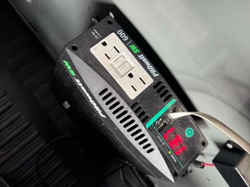Used 2013 Chevrolet Express 2500 RWD image 18