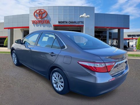 Used 2015 Toyota Camry LE image 7