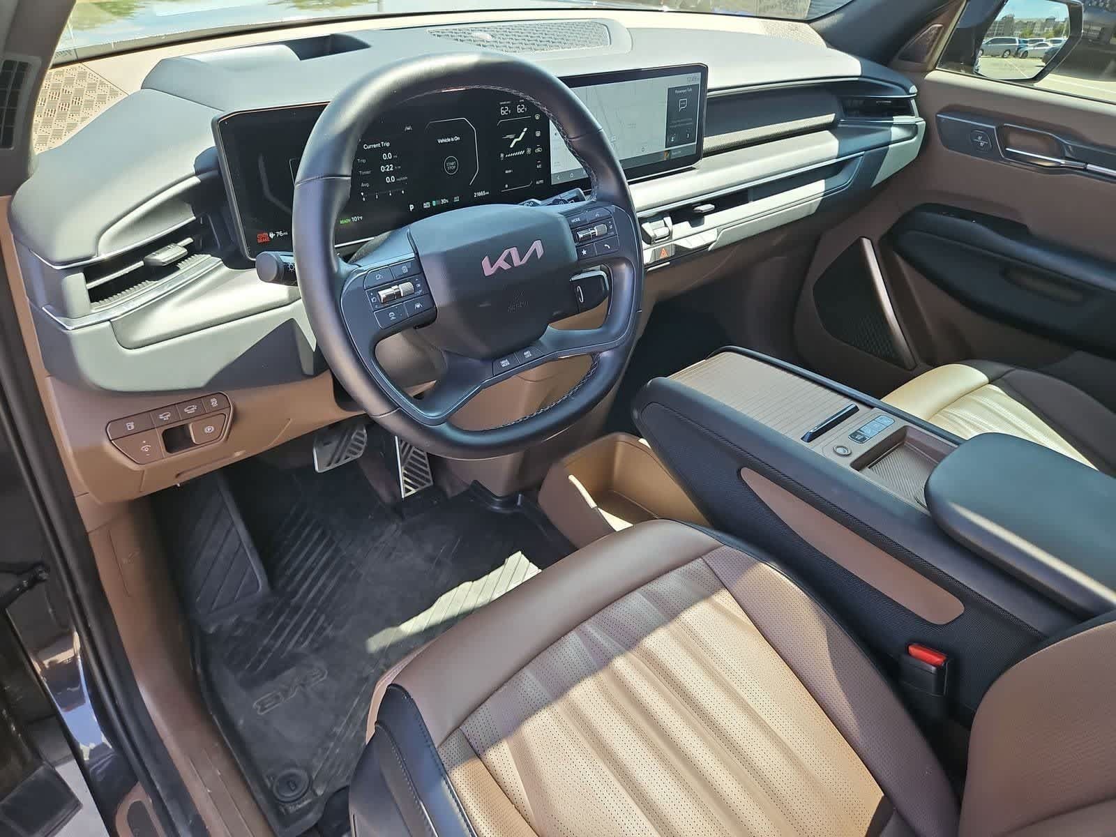 Certified 2024 Kia EV9 GT-Line AWD/4WD image 2