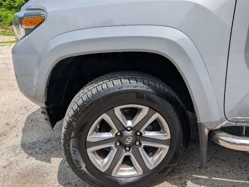 Used 2018 Toyota Tacoma Limited AWD/4WD image 25