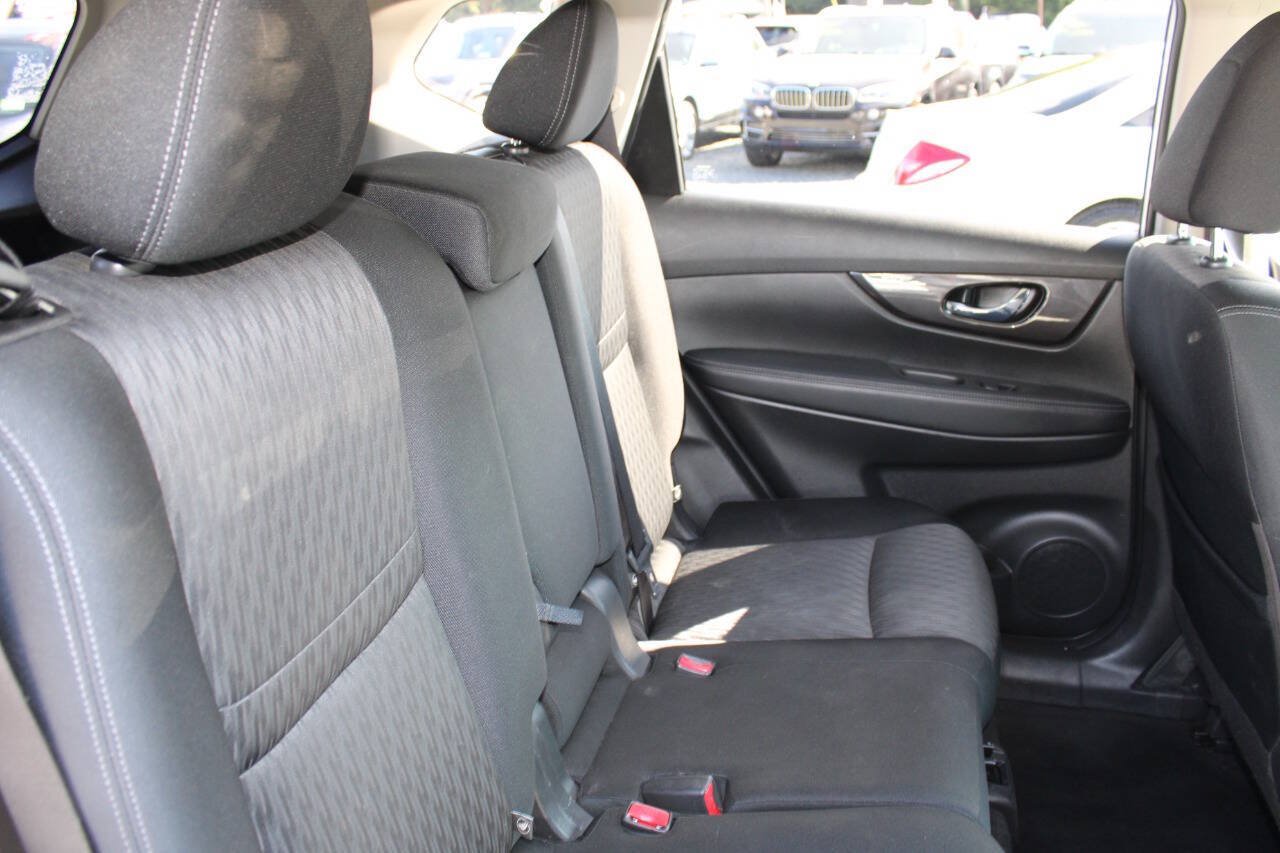 Used 2018 Nissan Rogue SV AWD/4WD image 17