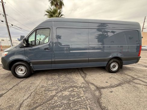 Used 2019 Mercedes-Benz Sprinter 170 image 2