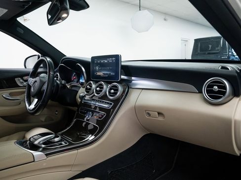 Used 2018 Mercedes-Benz C 300 4MATIC Sedan image 26
