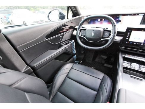 Used 2024 Lincoln Nautilus Premier w/ Jet Appearance Package AWD/4WD image 11