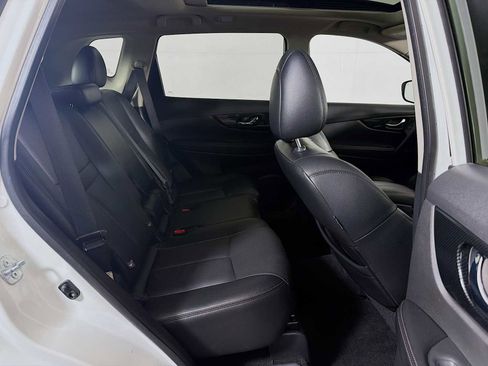 Used 2017 Nissan Rogue SL w/ SL Premium Package image 24