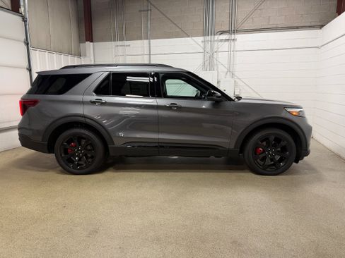 Certified 2023 Ford Explorer ST w/ Equipment Group 401A AWD/4WD image 6