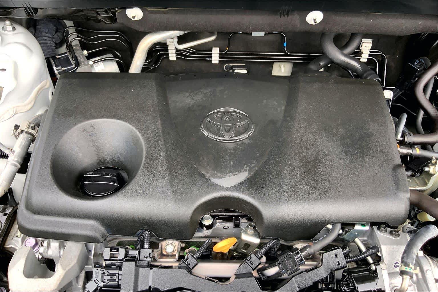 Used 2023 Toyota RAV4 XLE Premium AWD/4WD image 32