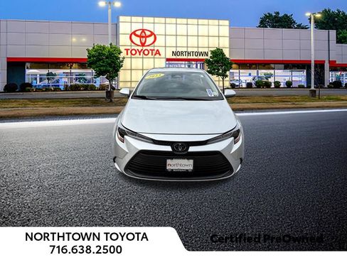 Used 2023 Toyota Corolla LE image 5