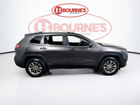 Used 2019 Jeep Cherokee Latitude Plus w/ Cold Weather Group AWD/4WD image 10