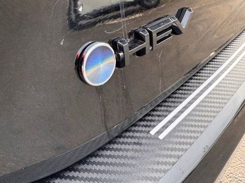 Used 2025 Toyota Camry SE image 9