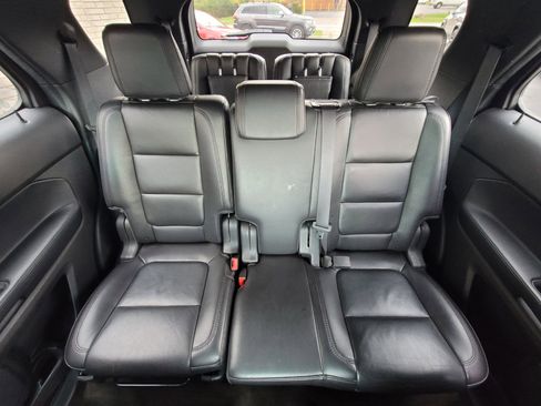 Used 2013 Ford Explorer XLT image 34