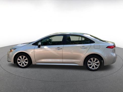 Used 2025 Toyota Corolla LE image 4