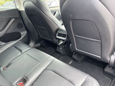 Used 2024 Tesla Model Y Long Range AWD/4WD image 13