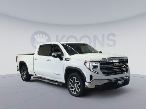 Used 2023 GMC Sierra 1500 SLT w/ SLT Premium Package AWD/4WD image 2