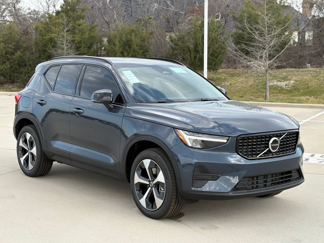New 2026 Volvo XC40 B5 Core w/ Climate Package AWD/4WD image 4
