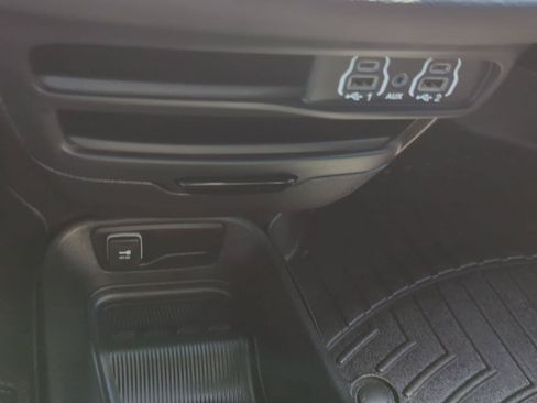 Used 2023 Chrysler Pacifica Touring-L w/ S Appearance Package FWD image 28