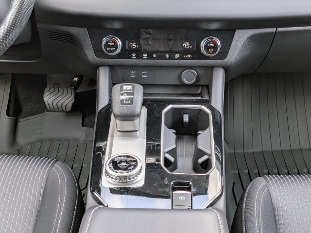 New 2026 Mitsubishi Outlander ES FWD image 18