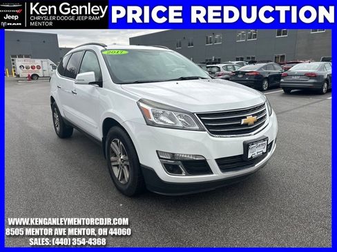 Used 2017 Chevrolet Traverse LT image 1