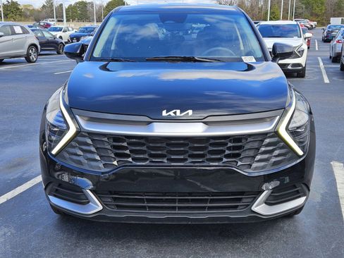 Used 2024 Kia Sportage LX image 2