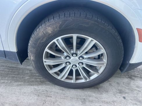 Used 2017 Cadillac XT5 Luxury w/ Driver Awareness Package image 15