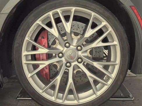Used 2016 Chevrolet Corvette Z06 w/ 3LZ Preferred Equipment Group RWD image 11