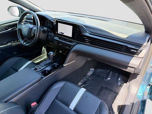 Used 2025 Toyota Camry SE FWD image 12