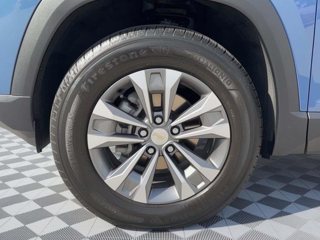Certified 2026 Chevrolet Equinox LT w/ Convenience Package II FWD image 13