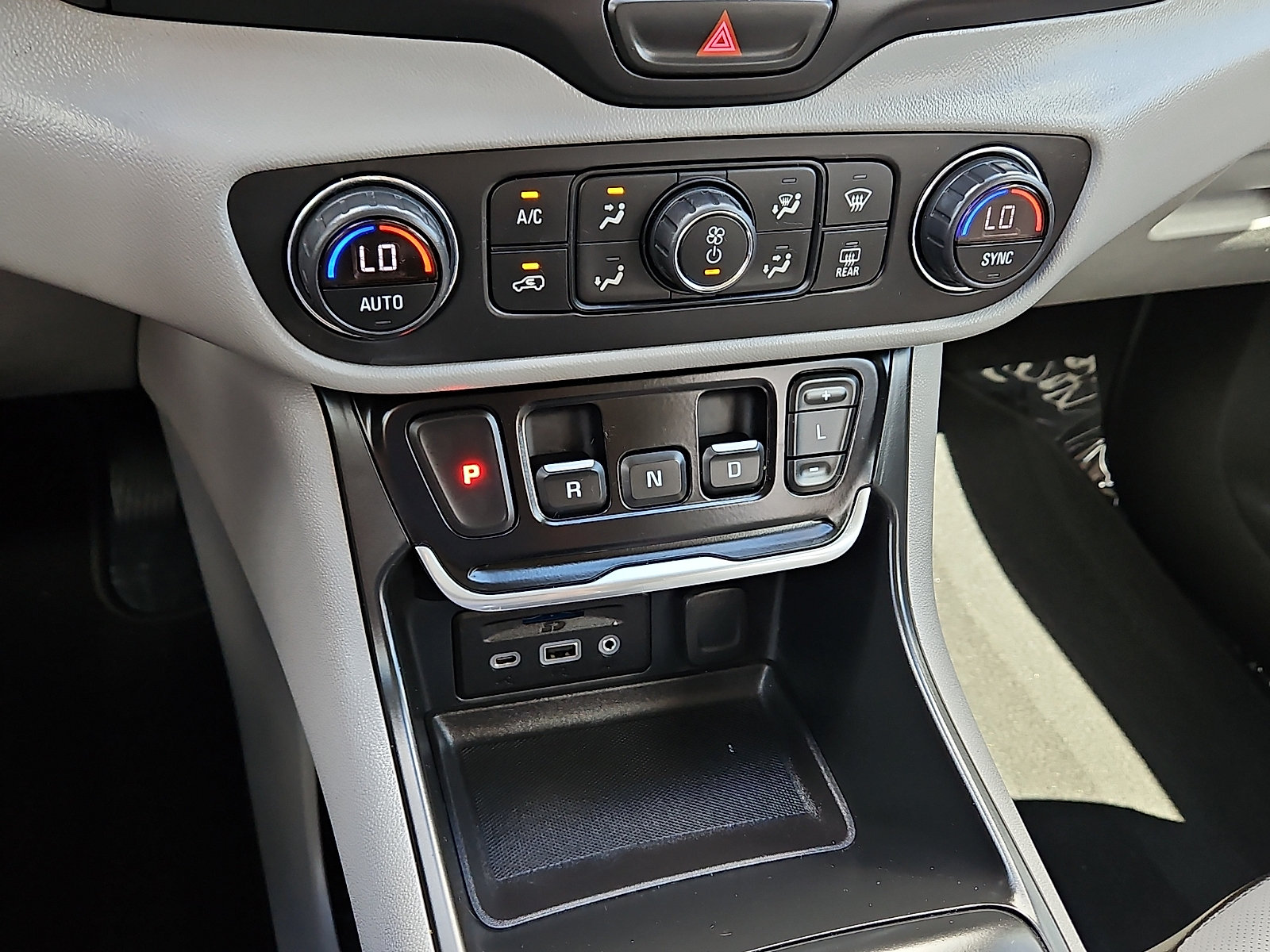 Used 2021 GMC Terrain SLT AWD/4WD image 14