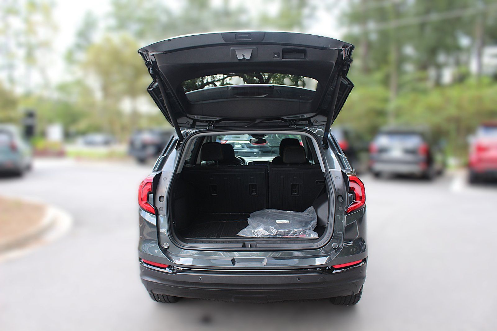 Used 2021 GMC Terrain SLE w/ Driver Convenience Package AWD/4WD image 8