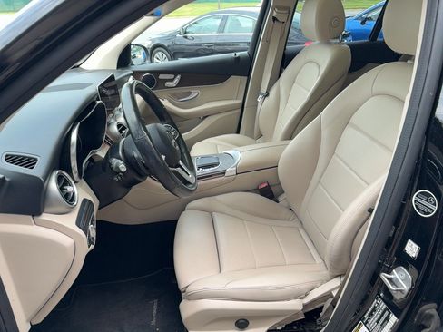 Used 2020 Mercedes-Benz GLC 300 4MATIC image 6