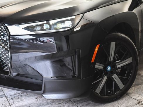 Used 2023 BMW iX xDrive50 w/ Convenience Package image 40