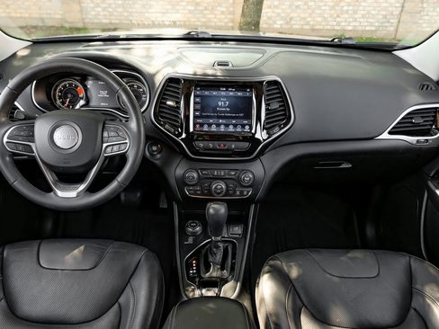 Used 2021 Jeep Cherokee Limited w/ Mopar Interior Package image 5