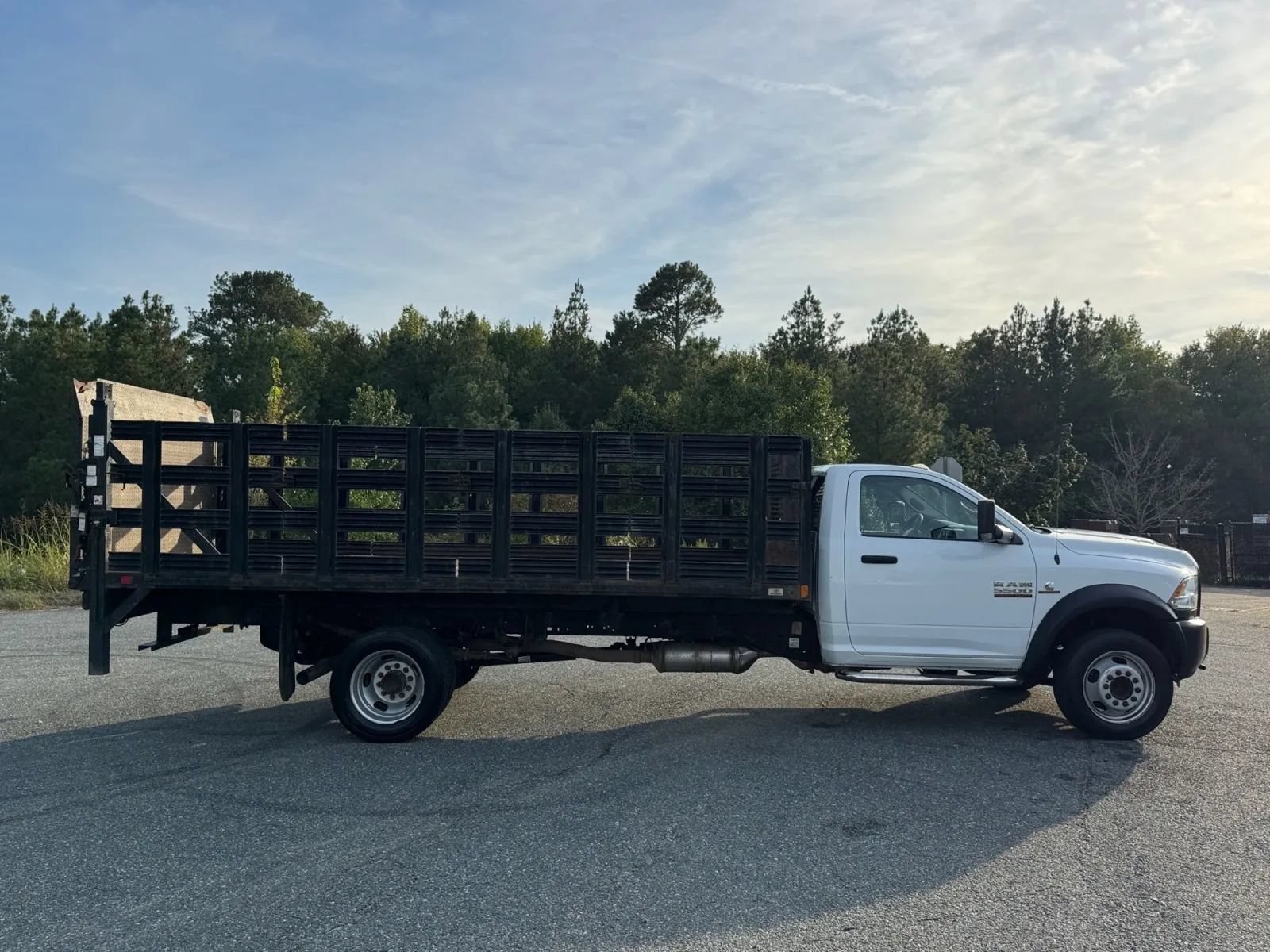 Used 2018 RAM 5500 Tradesman w/ Power & Remote Entry Group RWD image 4