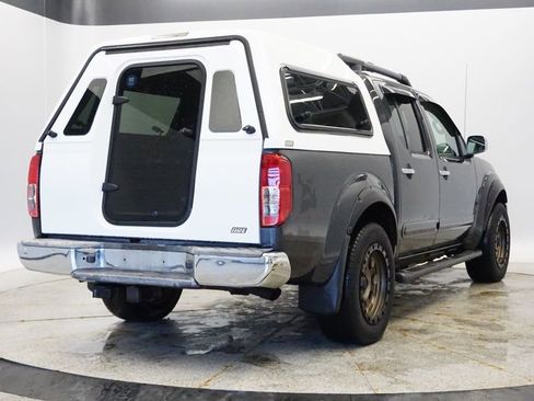 Used 2012 Nissan Frontier SL w/ Moonroof Pkg image 5