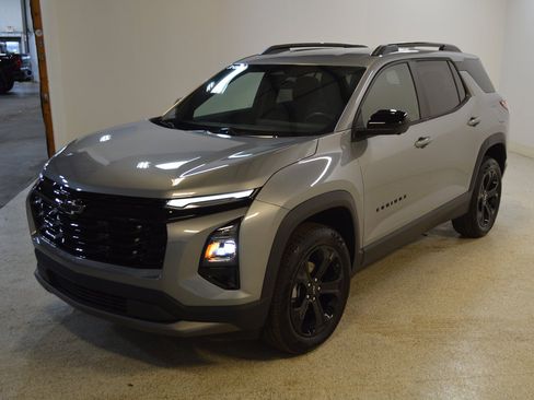 Used 2025 Chevrolet Equinox LT w/ Safety and Technology Package image 7